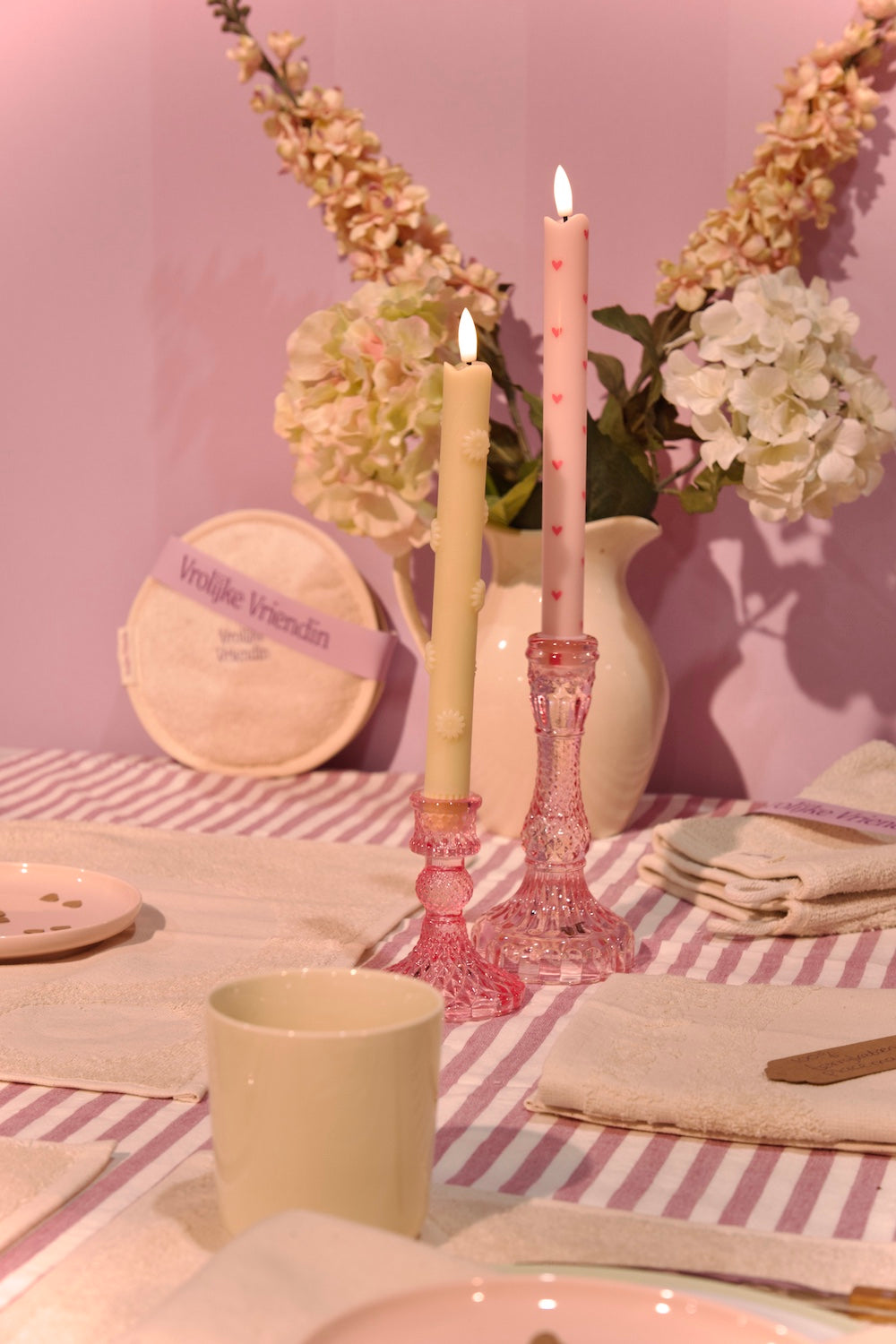 LED Kaars met bloemen - butter yellow (set van 2)