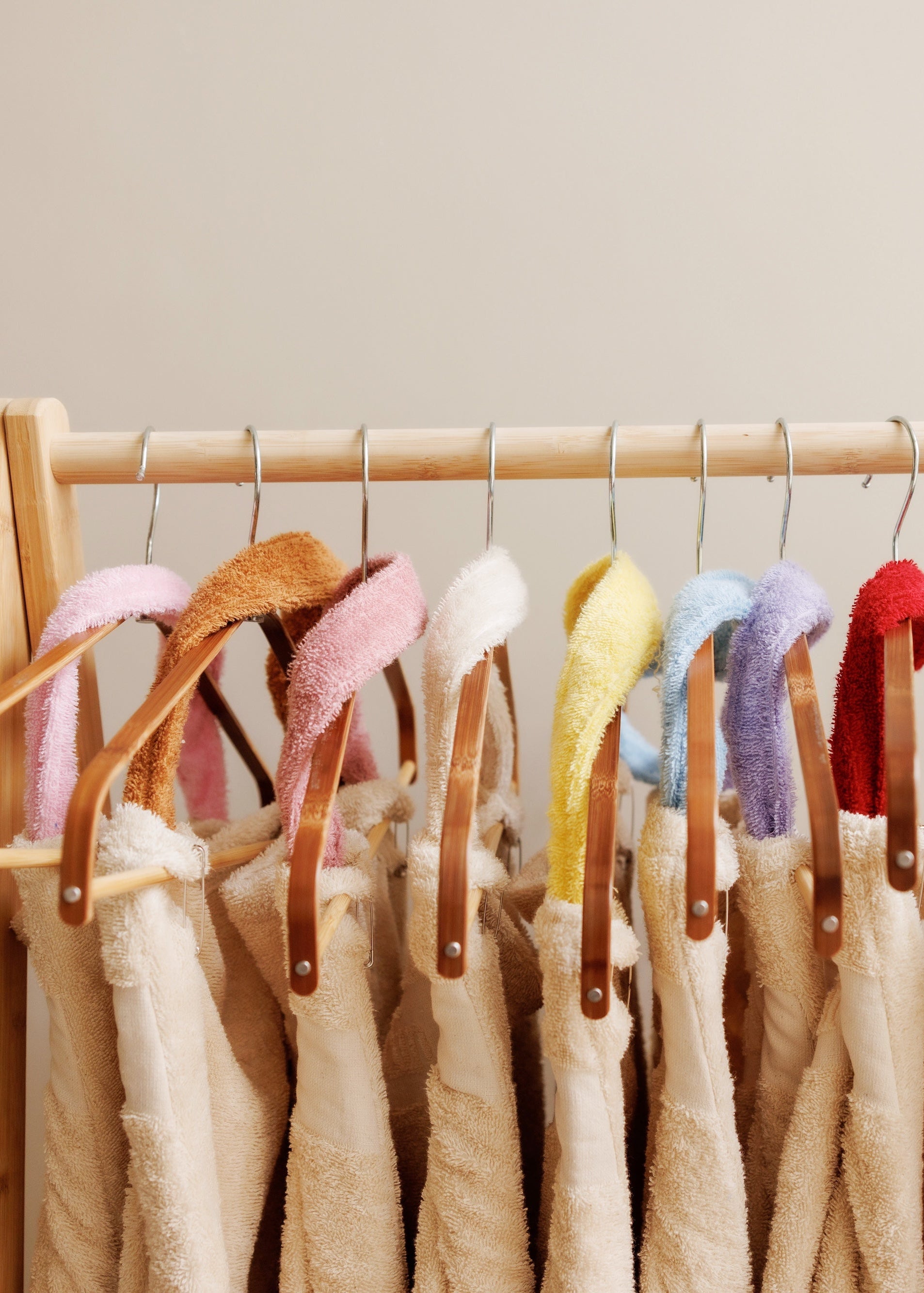 Comfy schort met gele band